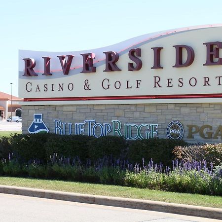 Riverside Casino & Golf Resort Buitenkant foto