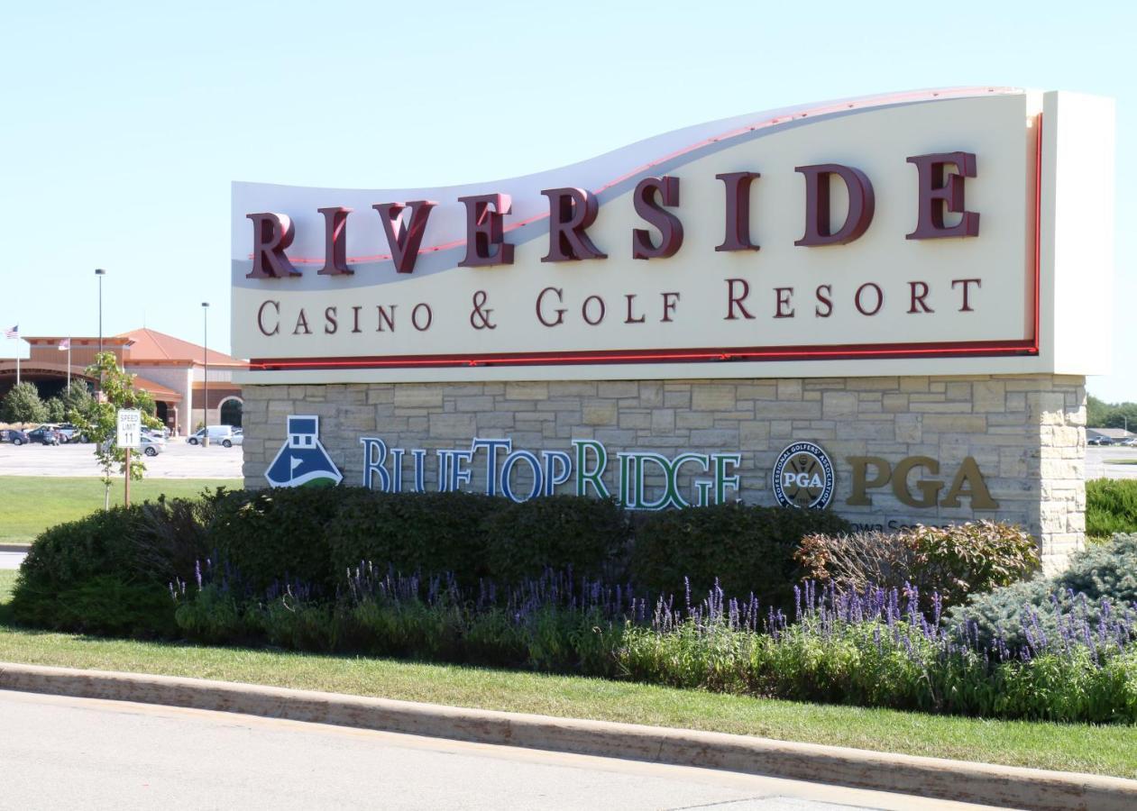 Riverside Casino & Golf Resort Buitenkant foto