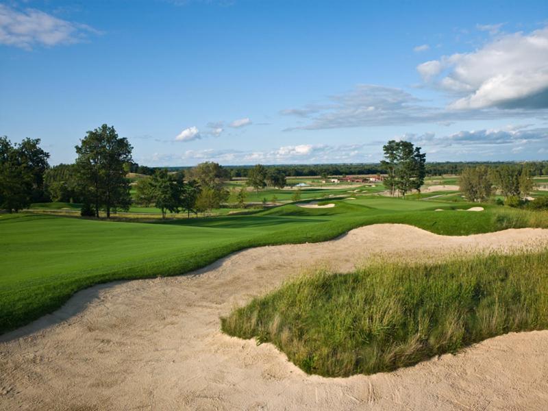 Riverside Casino & Golf Resort Buitenkant foto